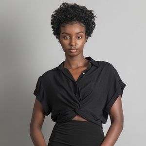 Lama | Knotted Cropped Blouse in Black